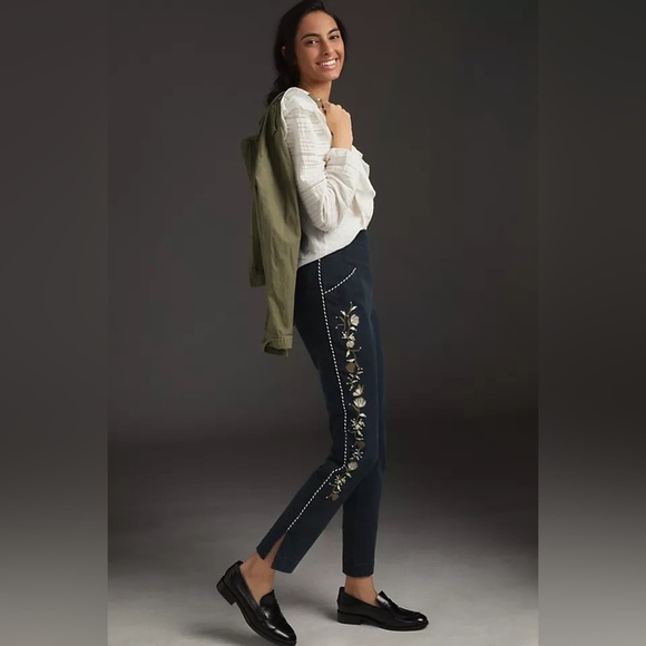 Anthropologie Women’s Matador Embroidered Floral Pants in Navy Size 2P - Picture 1 of 15